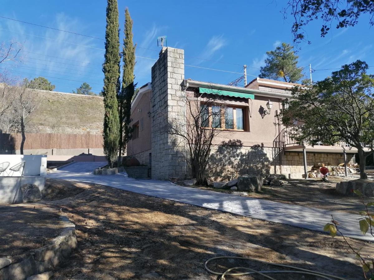 La osa y el madroño - Casa rural en la sierra de Madrid Sierra- Robledo de Chavela Exterior foto